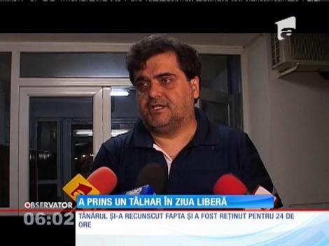 Un tâlhar care a atacat o tânără ziua în amiaza mare să facă rost de bani pentru păcănele a fost prins de un poliţist aflat în timpul liber