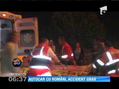 Accident teribil în Italia! Un autocar cu 50 de români la bord a intrat într-un parapet