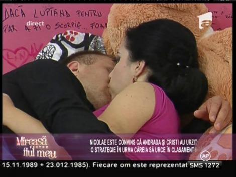 Andrada şi Cristi, ţinta criticilor: Nu există atracţie între ei. Nu vor forma un cuplu!