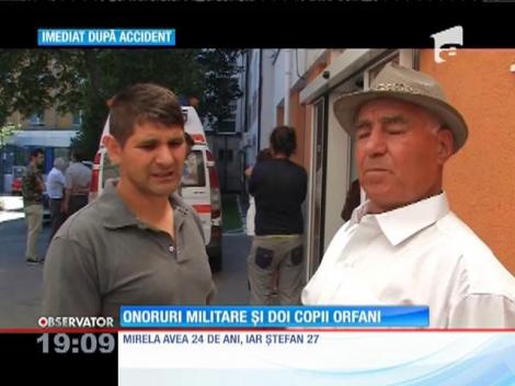 Onoruri militare şi doi copii orfani