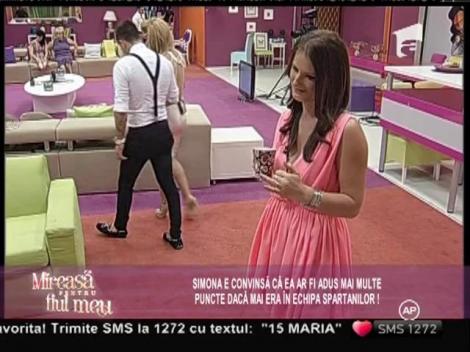 Elly vrea să ştie dacă presentimentul Simonei este că ea va câştiga maşina!