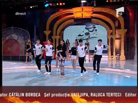 Carmen Minune - "S.O.S" (SomeOne Sexy)