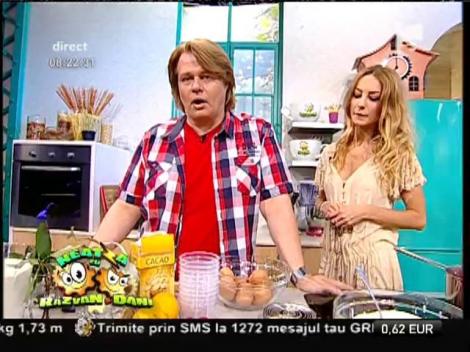 Un desert demenţial! Surpriza verii, un dulce cu fructe de pădure şi iaurt! Îţi lingi degetele de plăcere