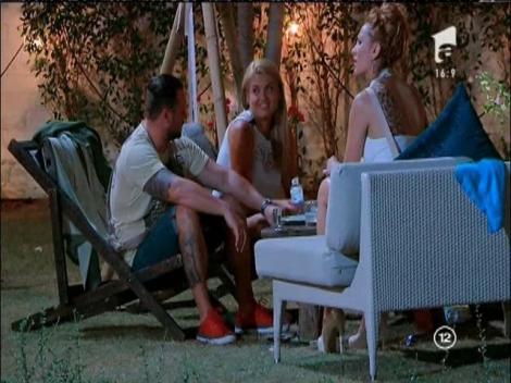 Deea e istorie! Cristi, atingeri interzise cu ispita Andreea! Nu bănuiau că sunt filmaţi