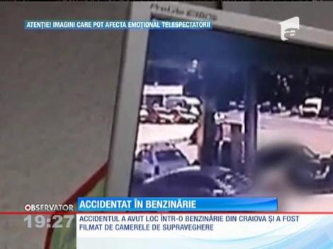 Tânăr lovit de o mașină, într-o benzinărie