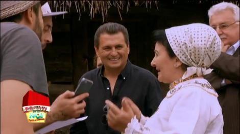 Tradițiile locului, floare la ureche pentru vedete! Rona Hartner a cântat "Găina"