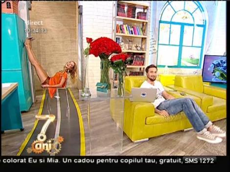 Flavia Mihășan se relaxează cu picioarele pe frigider!