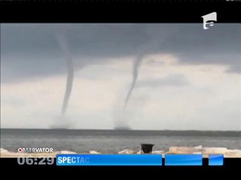 Două trombe marine s-au format în largul portului Izmir, din Turcia