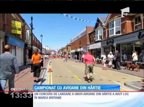 Campionatul avioanelor din hârtie