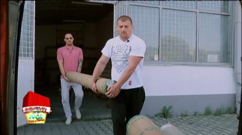 Au pus osul la muncă, nu glumă! Vedetele, treabă la tipografie sub coordonarea lui Nea Mărin