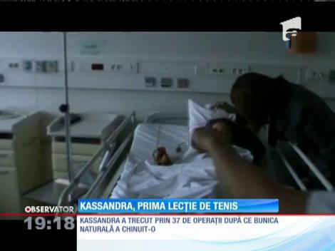 Maraton pentru Kassandra! Kassandra a luat prima sa lecţie de tenis! Profesor i-a fost chiar tatăl ei, Iosif Rotariu