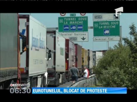 Eurotunelul a fost din nou închis temporar din cauza protestelor personalului unei companii de feriboturi
