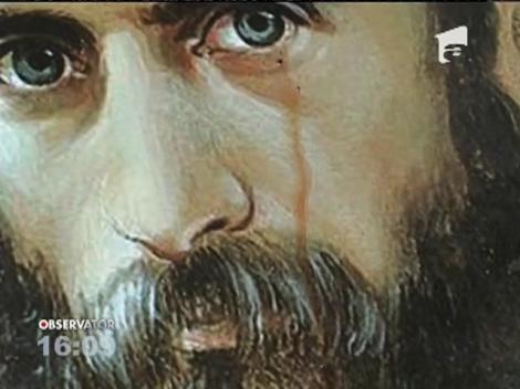 Icoana în care Arsenie Boca plânge cu mir a fost furată!