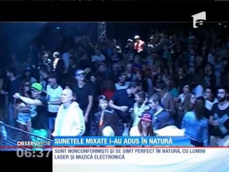 Festivalul de muzică electronică ''Motion'', sunete mixate în aer liber și lumini laser