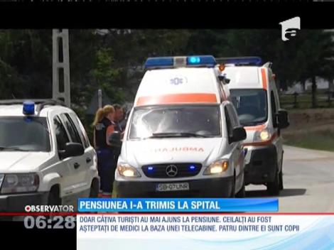 Turiști intoxicați cu mâncare. 15 adulți, dintre care 4 copii, au ajuns la spital
