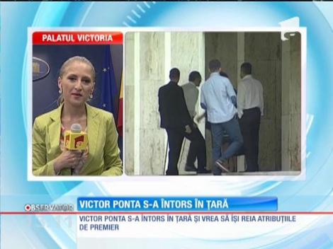 Victor Ponta a revenit în România. Premierul a afişat un look nou, cu un început de barbă şi mustaţă!