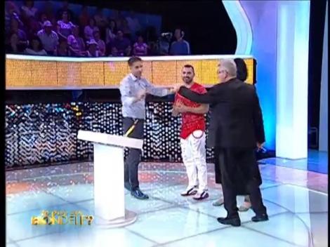 Ozana Barabancea, Pepe și Silviu Prigoană, faţă în faţă cu armata formată din 50 de blonde apetisante