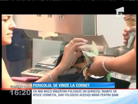 Cei care vând îngheţata pe stradă sunt obligaţi de lege să respecte normele de igienă