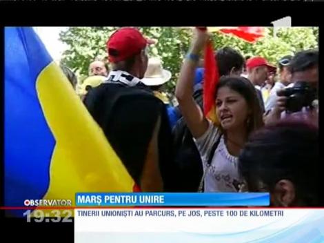 O mie de tineri din Chișinău au venit să ceară unirea cu România