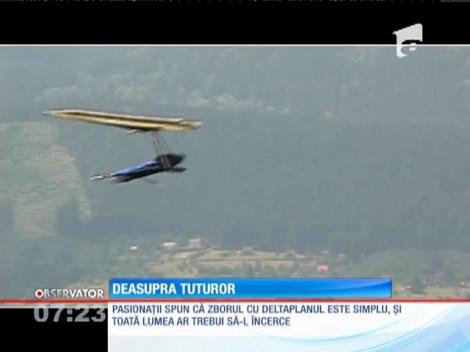 Zeci de pasionați ai zborului cu deltaplanul s-au adunat în Harghita