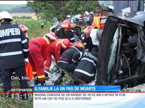O familie cu cinci membri, la un pas să sfârșească într-un accident rutier