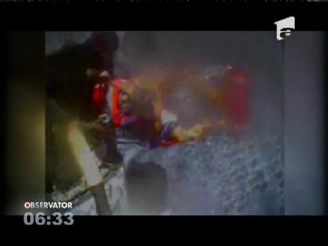 Un bărbat şi câinele său au fost salvaţi dintr-o barcă fără motor, în apele Golfului Mexic