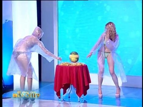 Explozie la ”Te pui cu blondele?”! Află aici de câte elastice ai nevoie pentru a sparge un pepene