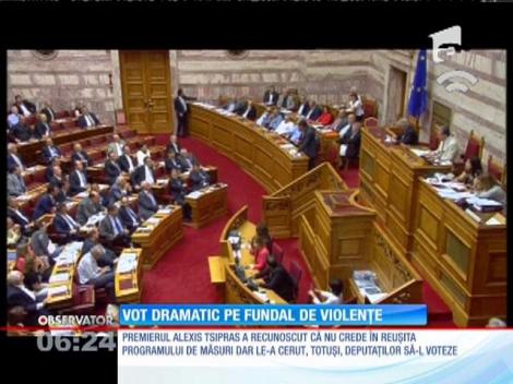 Proteste violente în Grecia, după ce Parlamentul a aprobat măsurile de austeritate
