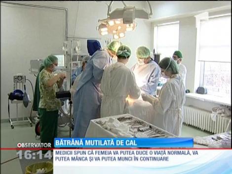Bătrâna mutilată de un cal. Animalul i-a smuls buza!