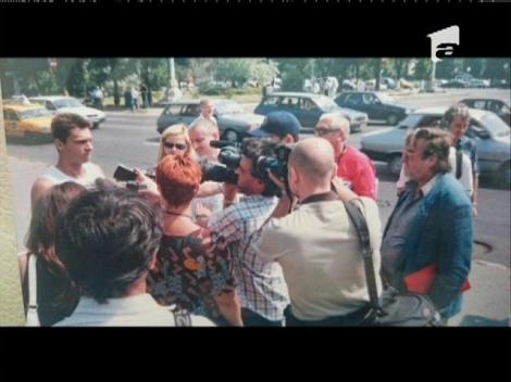 Cum protesta Mircea Badea în 2003