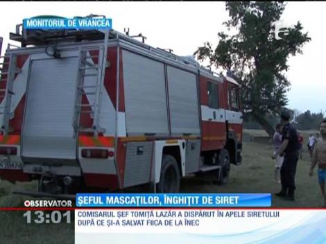 Şeful mascaţilor din IPJ Vrancea a dispărut în apele râului Siret. Bărbatul şi-a salvat fiica de la înec