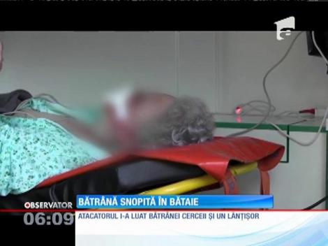 O bătrână de 75 de ani din Dej a fost găsită într-o baltă de sânge, în casă, de o vecină