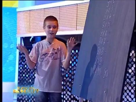Corina, Alex Velea, What's UP, puşi în dificultate de un puşti la tabla înmulţirii!