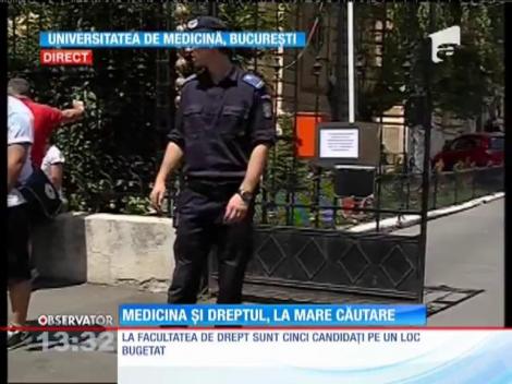 Peste 2.300 de absolvenţi de liceu dau admitere la Medicină