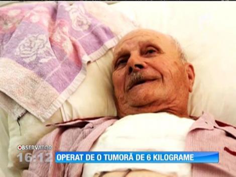 Bătrân operat de o tumoră de 6 kilograme