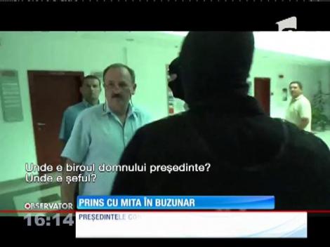 Nicolae Ioţcu, preşedintele Consiliului Judeţean Arad, prins cu mita în buzunar