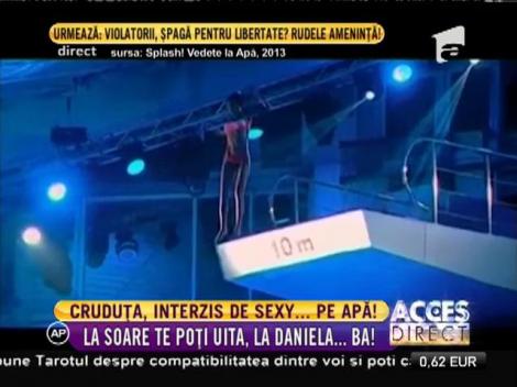 Cruduța, interzis de sexy... pe apă! La soare te poți uita, la Daniela ba