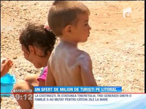 Un sfert de milion de turiști la mare