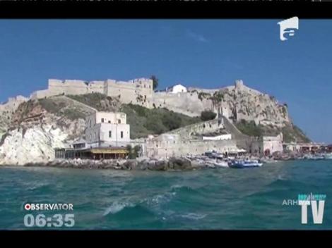 Un român a fost salvat, după 12 ore pe mare, de paza de coastă italiană