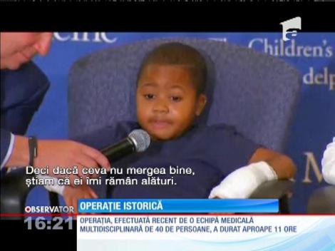 O echipă de chirurgi din SUA a realizat, în premieră, un dublu transplant de braţe la un copil de opt ani
