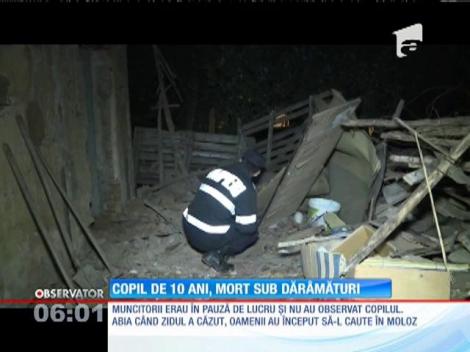 Un copil de 10 ani din în Argeş, mort sub dărâmături