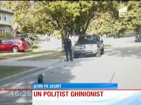 Poliţist american stropit de un un sconcs