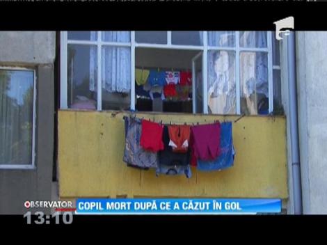 Un copil din Vaslui, diagnosticat cu autism, a murit după ce a căzut de la etajul şase