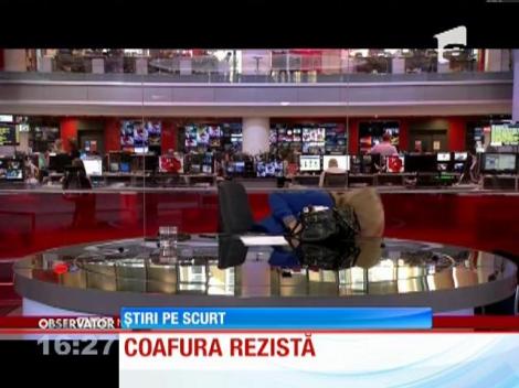 O prezentatoare BBC a apărut pe ecran în timp ce se pieptăna