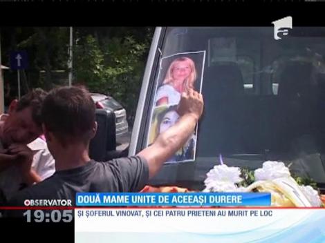 Două mame au fost sfâşiate de aceeaşi durere. Şi-au dus fetele, prietene de mici, pe ultimul drum
