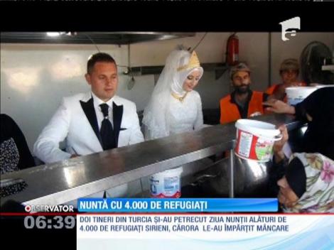 Doi tineri din Turcia au împărțit mâncare în ziua nunții, la 4.000 de refugiați sirieni