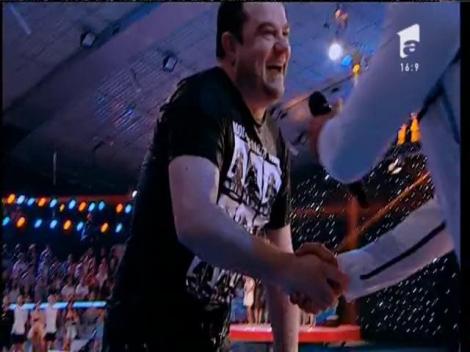 Graţiela Duban a făcut o săritură... graţioasă! Blonda a sărit direct în braţele soţului ei