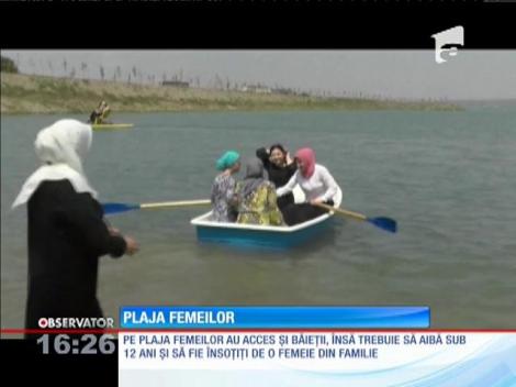 Plaja din Cecenia rezervată femeilor, îngrădită cu un zid înalt de 3 metri