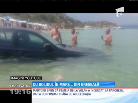 O tânără din Bihor a aterizat cu maşina în apă, pe o plajă din Grecia.