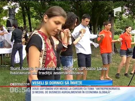 55 de studenţi din 33 de ţări au venit în Bucureşti pentru o şcoală de vară inedită